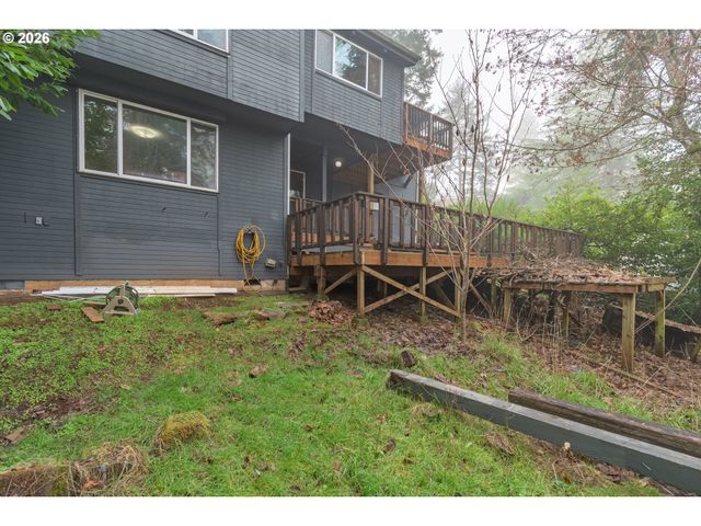 2090 GRAHAM Dr, Eugene, OR 97405