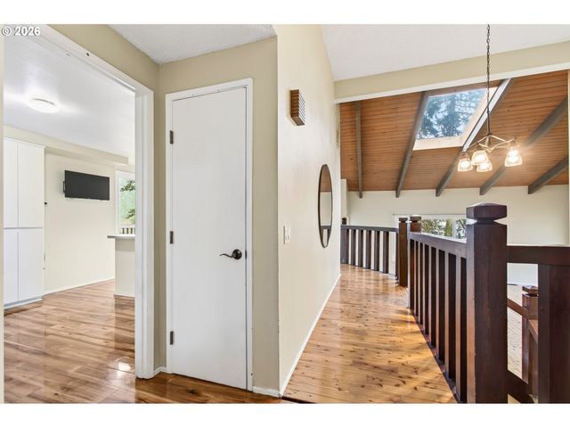 2090 GRAHAM Dr, Eugene, OR 97405