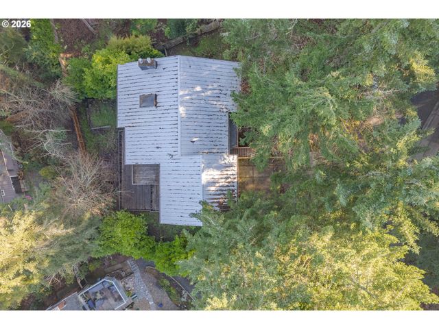 2090 GRAHAM Dr, Eugene, OR 97405