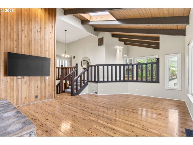 2090 GRAHAM Dr, Eugene, OR 97405