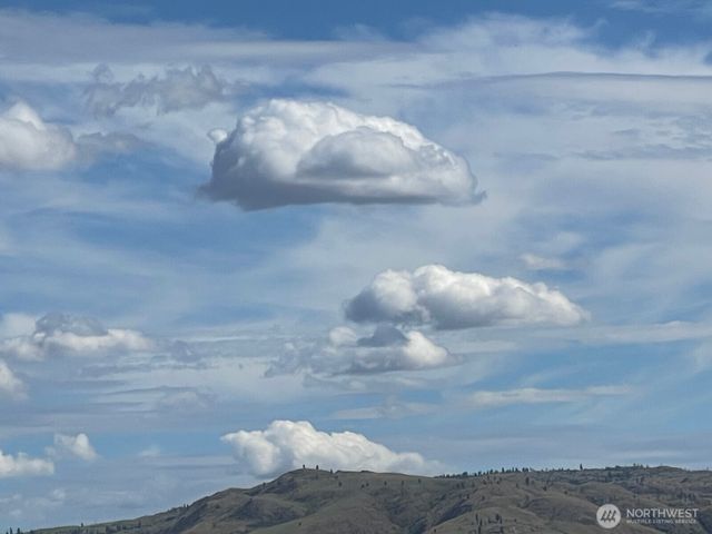 16 Breezy Lane, Tonasket, WA 98855