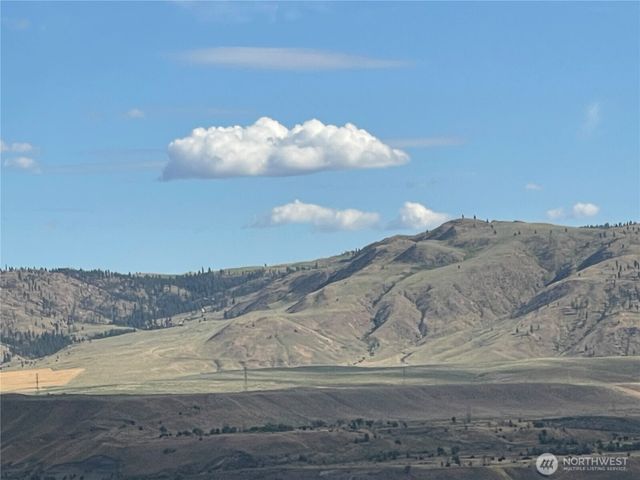 16 Breezy Lane, Tonasket, WA 98855