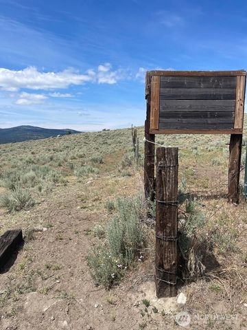 16 Breezy Lane, Tonasket, WA 98855