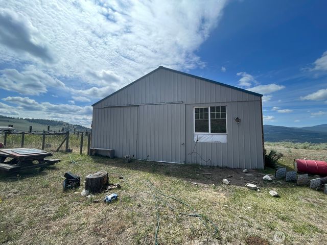 16 Breezy Lane, Tonasket, WA 98855