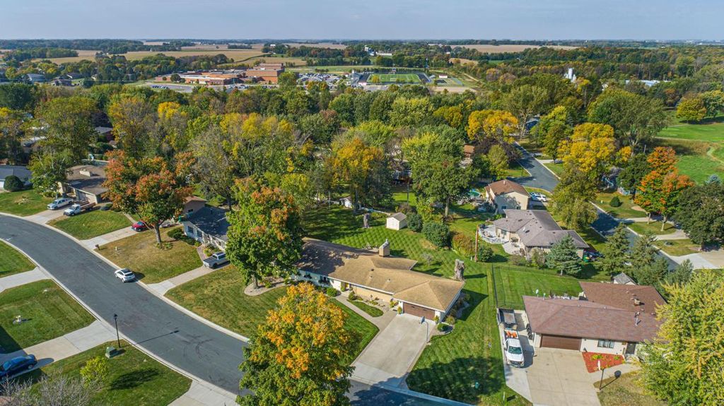 808 Hillcrest Drive, Montgomery, MN 56069 — photo 5