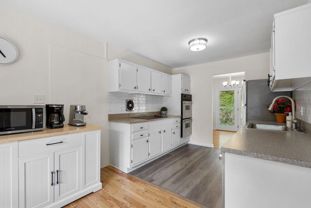 818 CABIN JOHN PKWY, Rockville, MD 20852