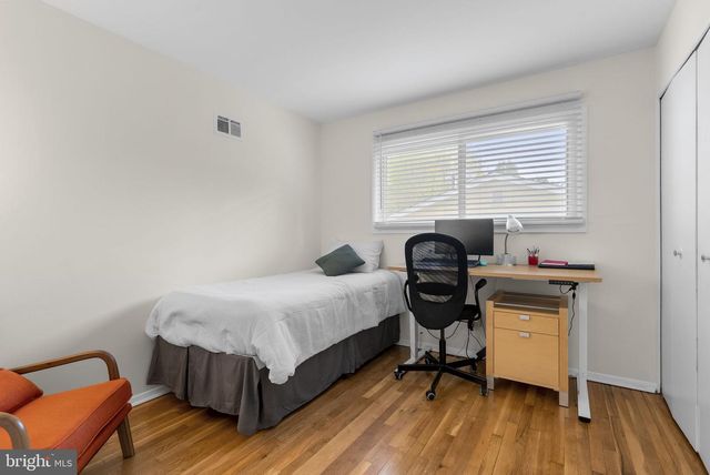 818 CABIN JOHN PKWY, Rockville, MD 20852