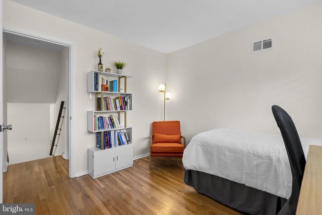 818 CABIN JOHN PKWY, Rockville, MD 20852