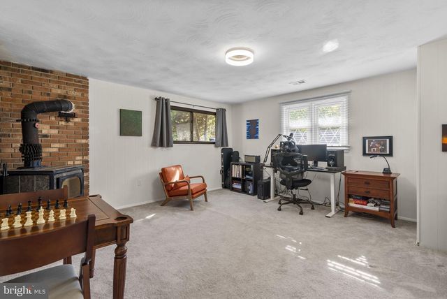 818 CABIN JOHN PKWY, Rockville, MD 20852