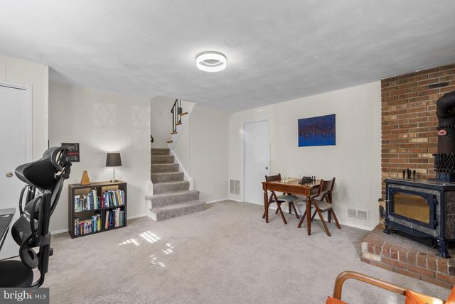 818 CABIN JOHN PKWY, Rockville, MD 20852