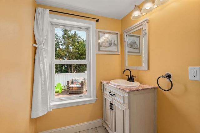 221 Winthrop St, Quincy, MA 02169