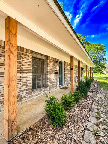 306 RIVER OAKS DR, Jefferson, TX 75657