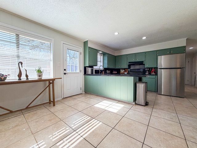 306 RIVER OAKS DR, Jefferson, TX 75657