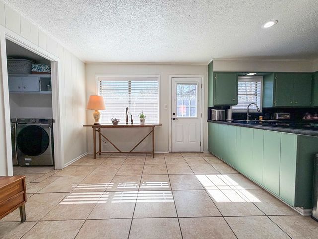 306 RIVER OAKS DR, Jefferson, TX 75657