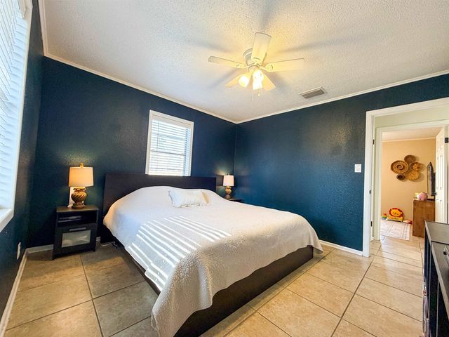 306 RIVER OAKS DR, Jefferson, TX 75657