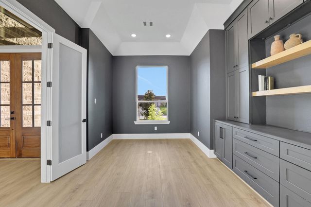 18 Waterford Way, Montgomery, TX 77256