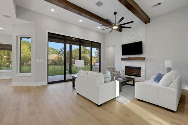 18 Waterford Way, Montgomery, TX 77256