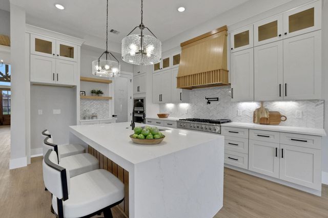 18 Waterford Way, Montgomery, TX 77256