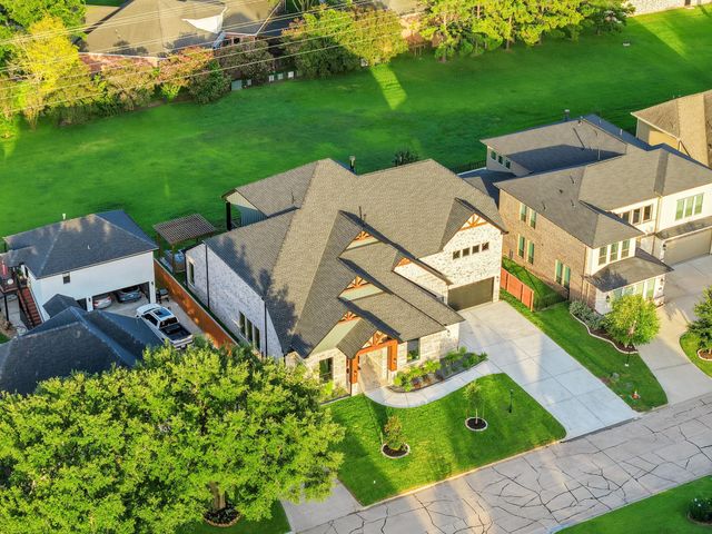 18 Waterford Way, Montgomery, TX 77256