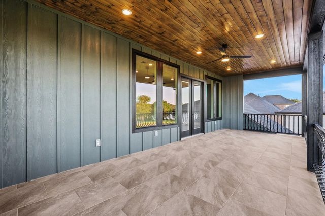 18 Waterford Way, Montgomery, TX 77256