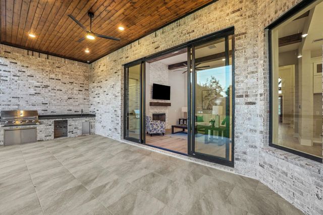 18 Waterford Way, Montgomery, TX 77256