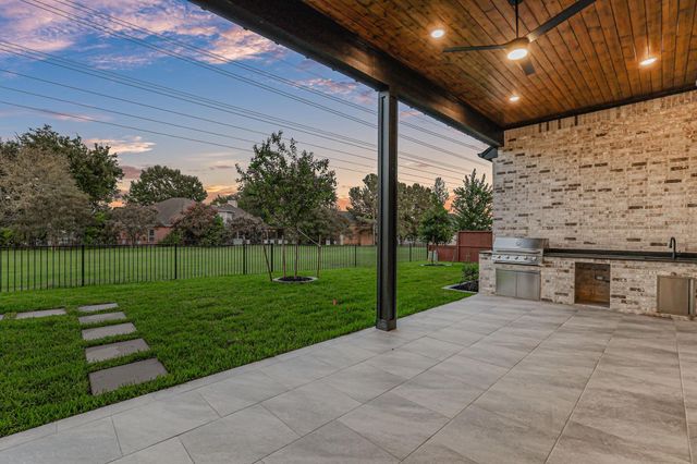 18 Waterford Way, Montgomery, TX 77256