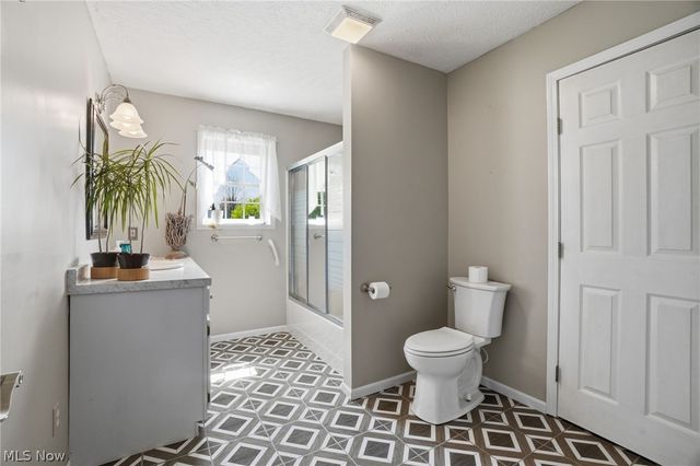 7288 Fieldstone Avenue, Conneaut, OH 44030