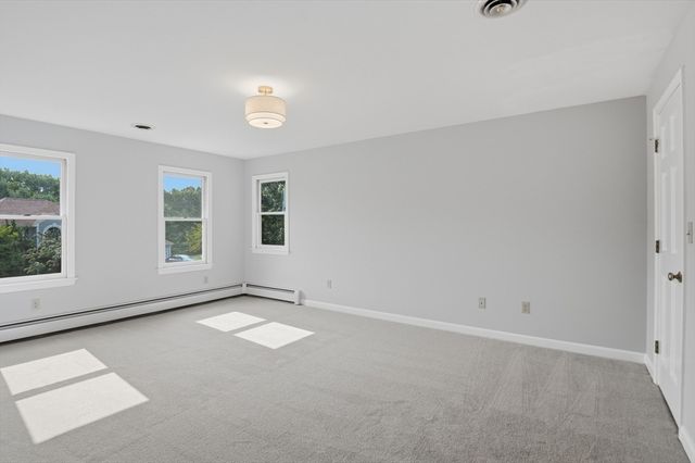 22 Wachusett Cir, Shrewsbury, MA 01545