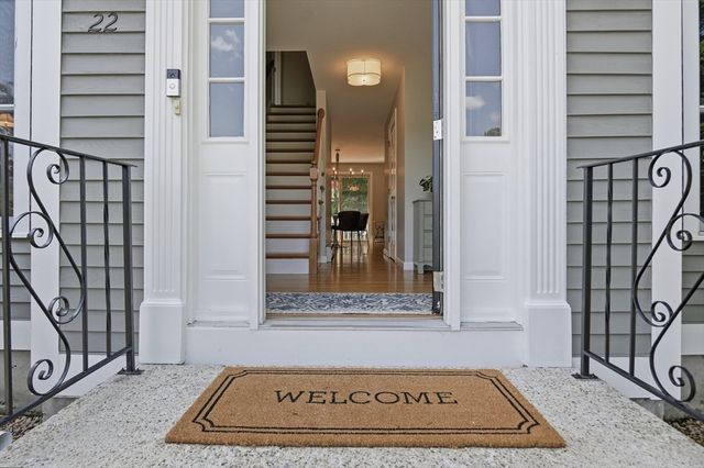 22 Wachusett Cir, Shrewsbury, MA 01545