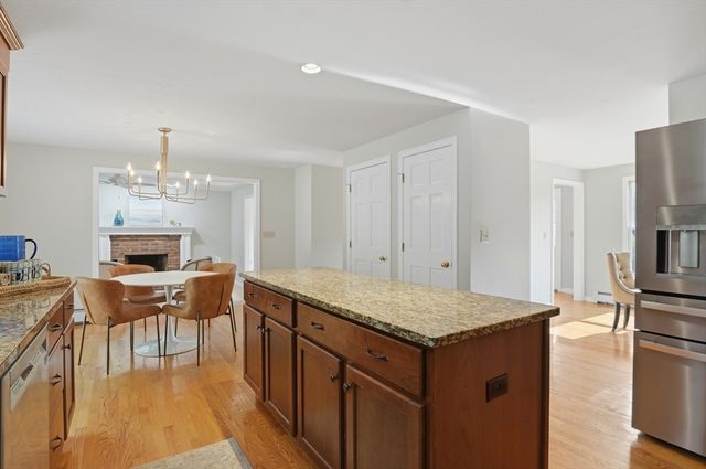 22 Wachusett Cir, Shrewsbury, MA 01545