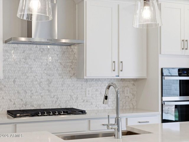 7854 W BRYCE Lane, Glendale, AZ 85303