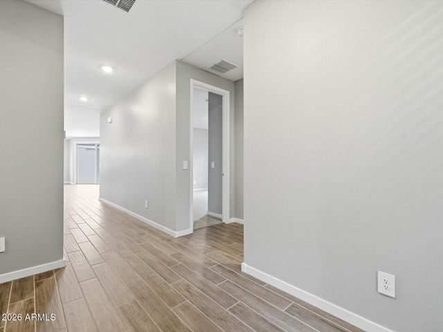 7854 W BRYCE Lane, Glendale, AZ 85303