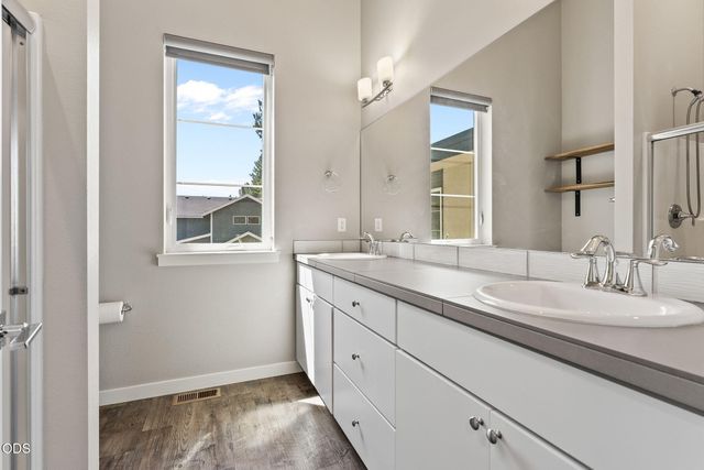 61547 SE Lincoln Lane, Bend, OR 97702