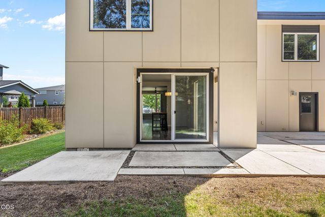 61547 SE Lincoln Lane, Bend, OR 97702