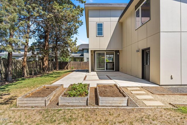 61547 SE Lincoln Lane, Bend, OR 97702