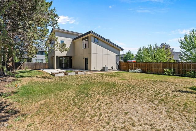 61547 SE Lincoln Lane, Bend, OR 97702