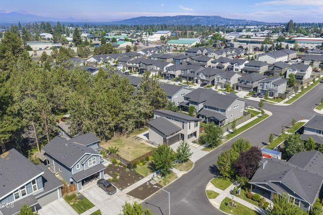 61547 SE Lincoln Lane, Bend, OR 97702