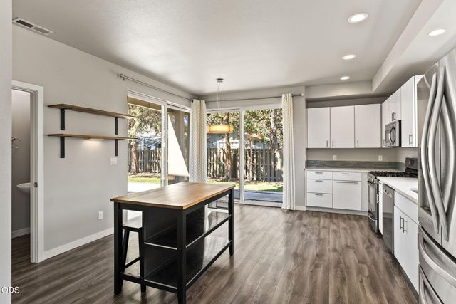 61547 SE Lincoln Lane, Bend, OR 97702