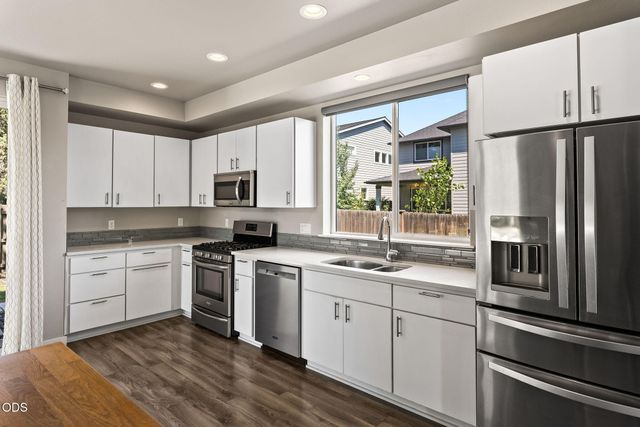 61547 SE Lincoln Lane, Bend, OR 97702