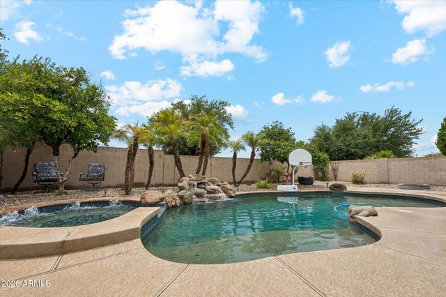 4533 E GLENEAGLE Drive, Chandler, AZ 85249
