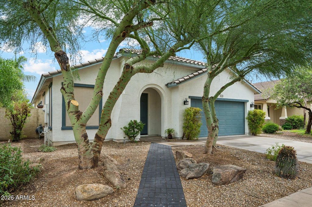 4533 E GLENEAGLE Drive, Chandler, AZ 85249