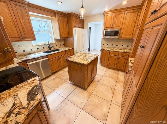 1760 S Oneida Street, Denver, CO 80224