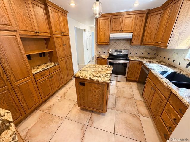 1760 S Oneida Street, Denver, CO 80224