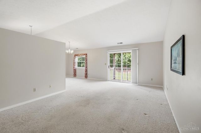 8753 Carrousel Park Cir, Colerain Twp, OH 45251
