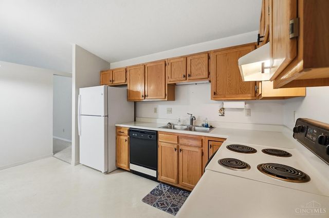 8753 Carrousel Park Cir, Colerain Twp, OH 45251