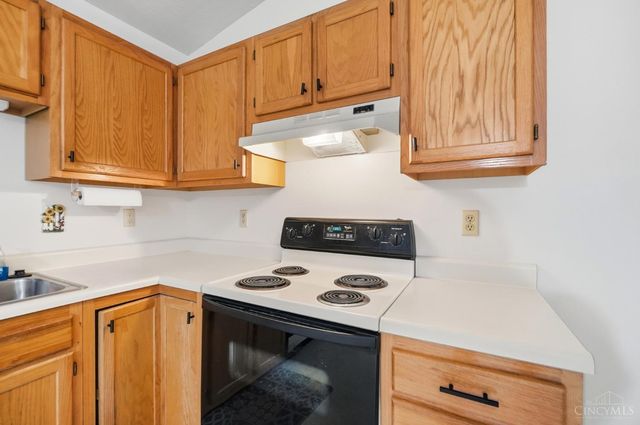 8753 Carrousel Park Cir, Colerain Twp, OH 45251