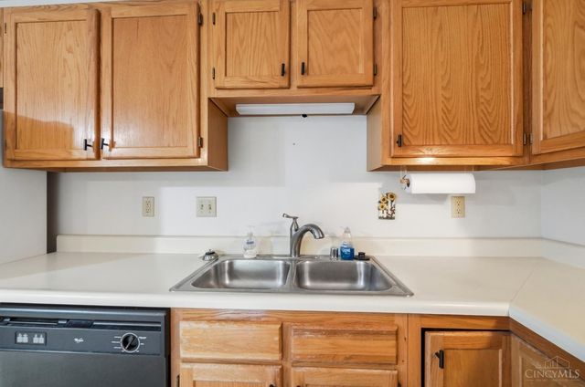 8753 Carrousel Park Cir, Colerain Twp, OH 45251