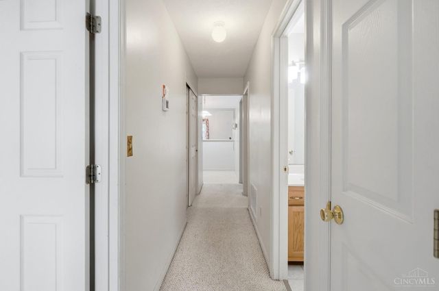 8753 Carrousel Park Cir, Colerain Twp, OH 45251