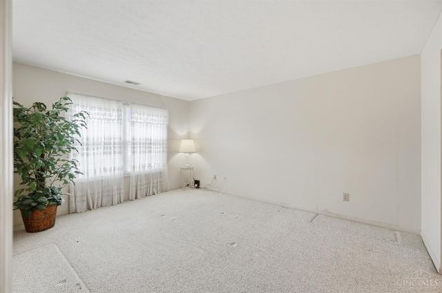 8753 Carrousel Park Cir, Colerain Twp, OH 45251
