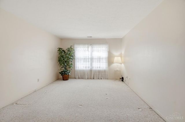 8753 Carrousel Park Cir, Colerain Twp, OH 45251